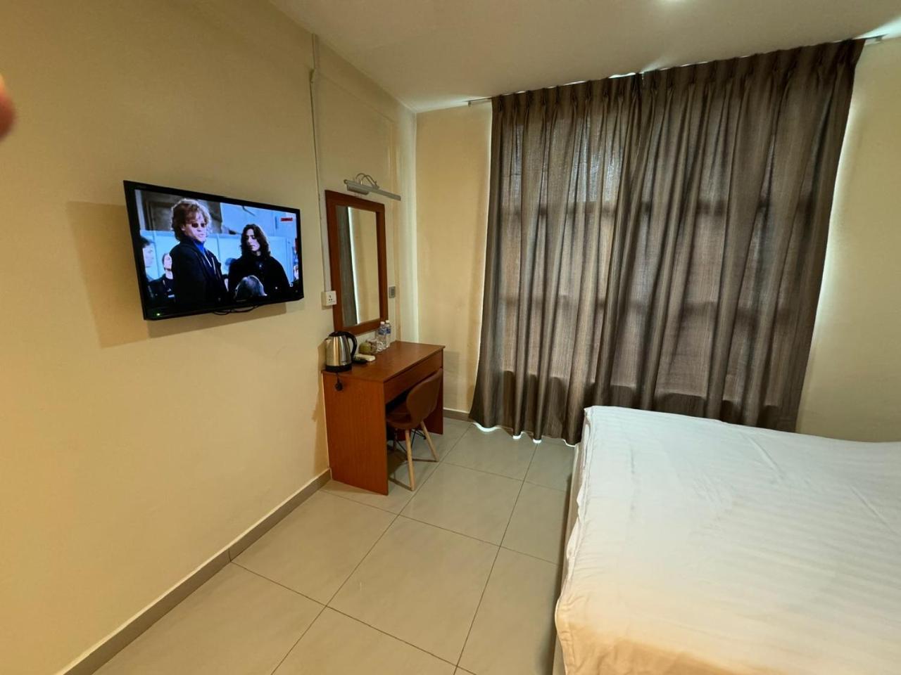 Aeton Hotel Nilai Esterno foto