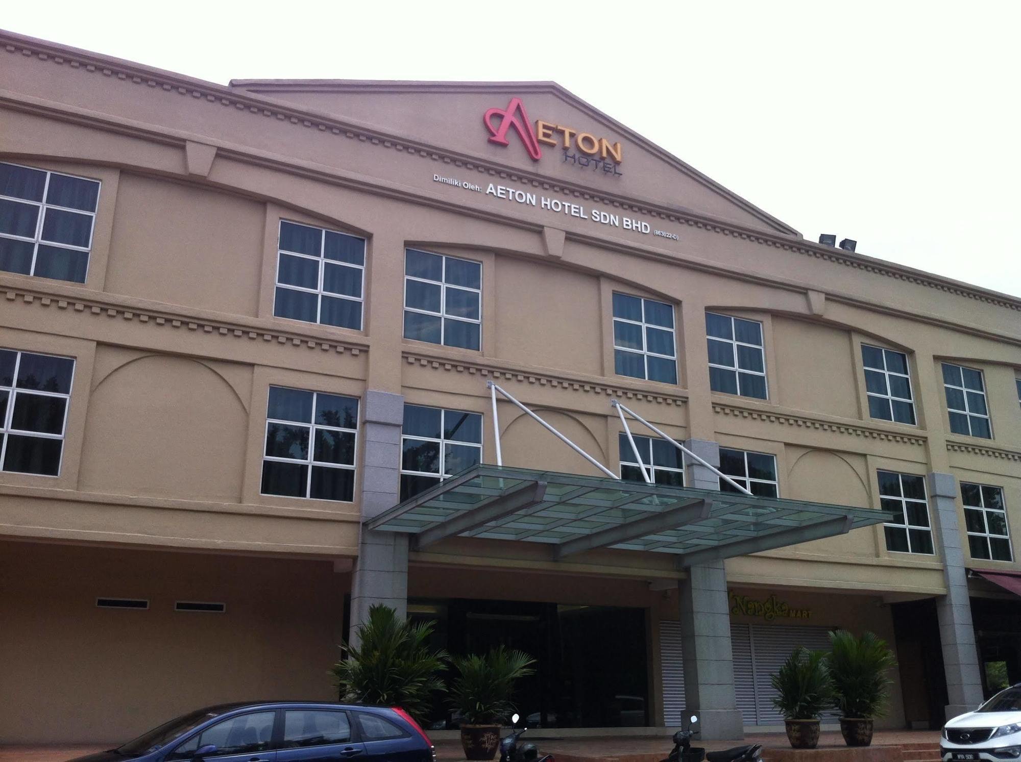 Aeton Hotel Nilai Esterno foto